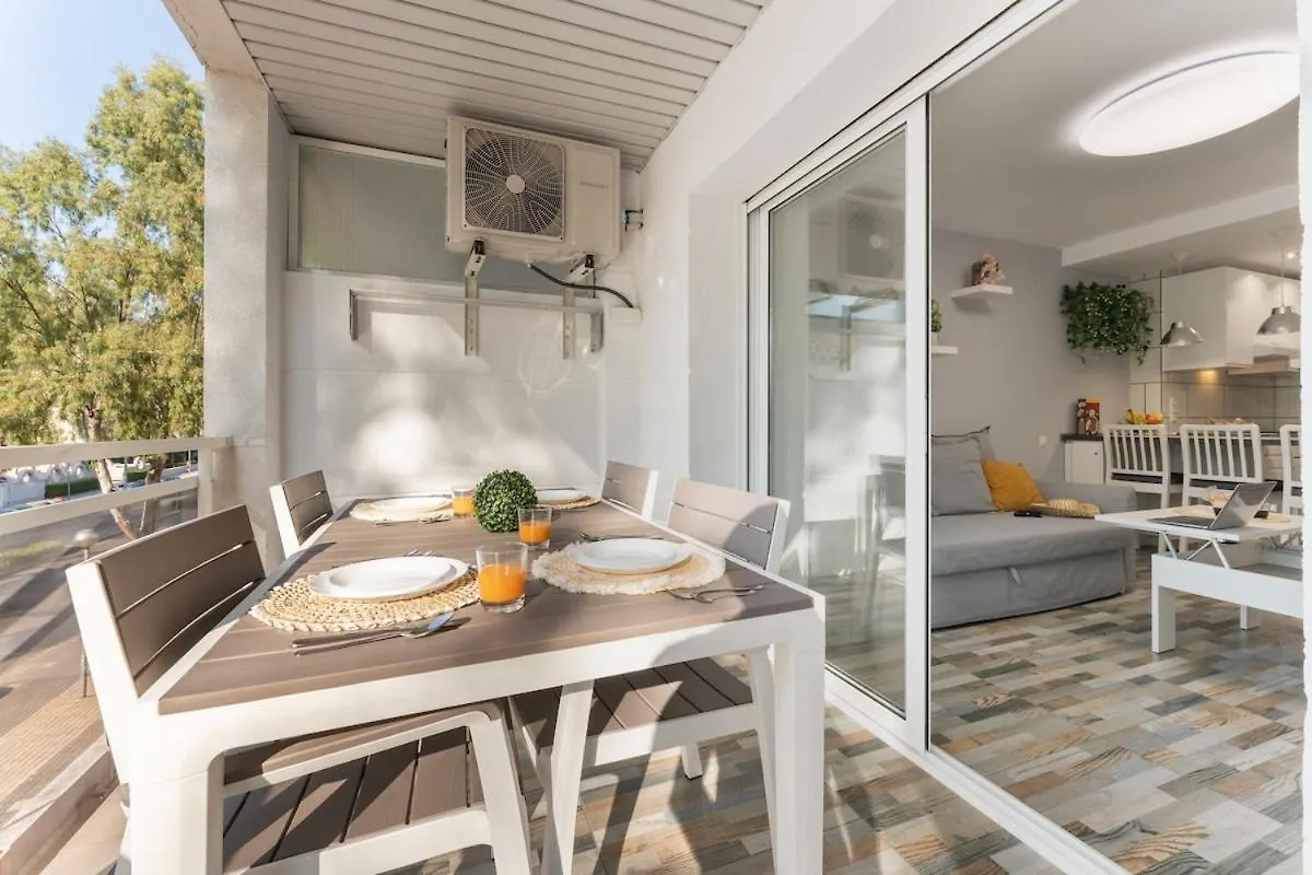 Ferienwohnung Salouroyalcenterpoolrelax2Bedportaventuraaa12 0*, Salou